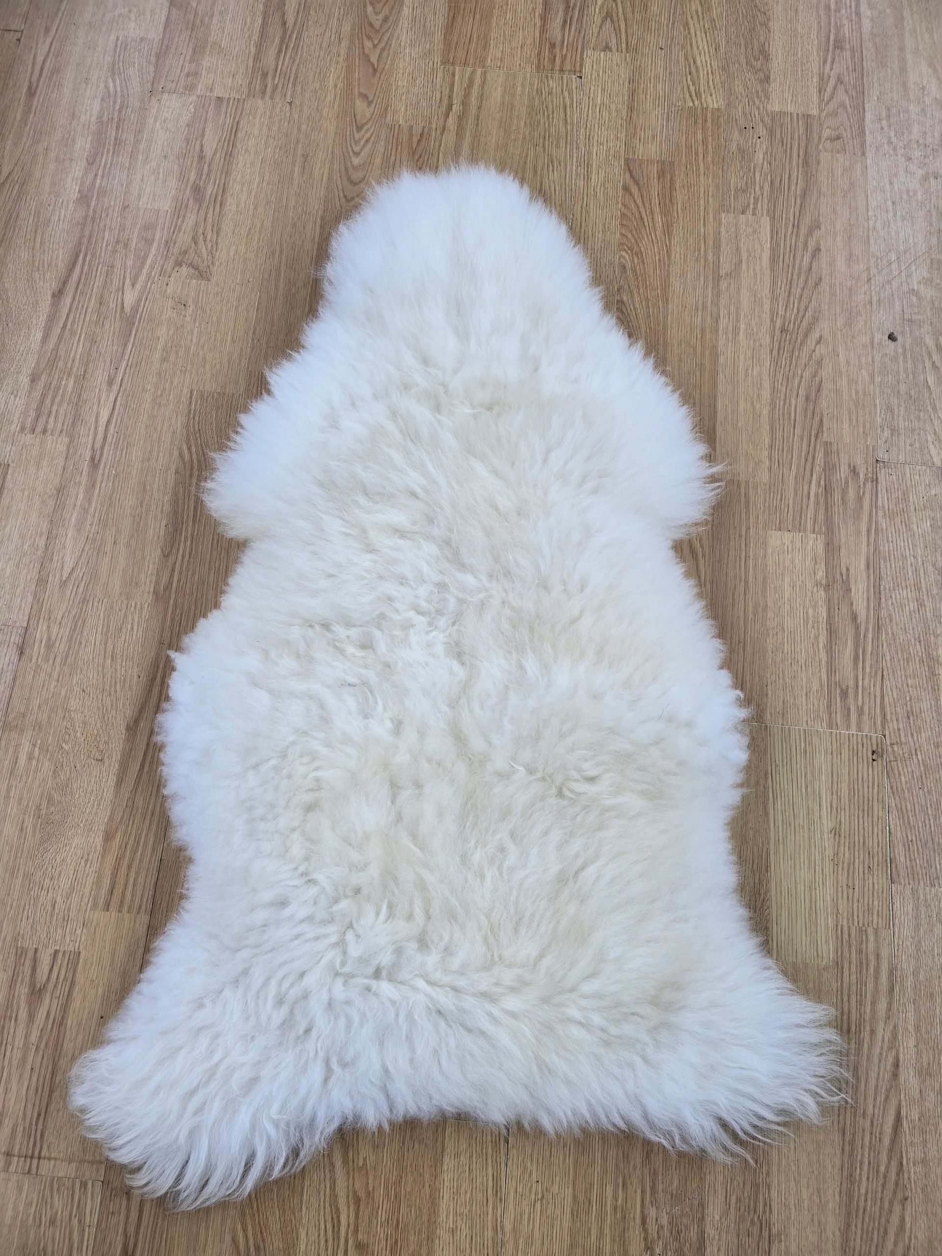 Sheepskin rug 81